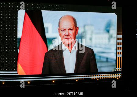 OLAF Scholz in Videoschalte bei der Eröffnung der Invictus Games Düsseldorf 2023 in der Merkur Spiel-Arena. Düsseldorf, 09.09.2023 Stockfoto