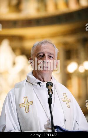 Mgr. Philippe Marsset anlässlich des Segens der Chapelle de Notre-Dame des Sportifs zur Vorbereitung der Heiligen Spiele, die der Begleitung und Mobilisierung der Olympischen und Paralympischen Spiele 2024 in Paris gewidmet sind. Paris, 9. September 2023. Fotos von Jeremy Paoloni/ABACAPRESS.COM Stockfoto