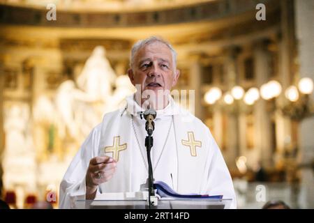 Mgr. Philippe Marsset anlässlich des Segens der Chapelle de Notre-Dame des Sportifs zur Vorbereitung der Heiligen Spiele, die der Begleitung und Mobilisierung der Olympischen und Paralympischen Spiele 2024 in Paris gewidmet sind. Paris, 9. September 2023. Fotos von Jeremy Paoloni/ABACAPRESS.COM Stockfoto