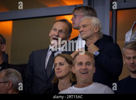 Wolfsburg, Deutschland. September 2023. Geschäftsführer Hans-Joachim Watzke (BVB) und Rudi Völler Deutschland - Japan 09.09.2023 Credit: Moritz Muller/Alamy Live News Stockfoto