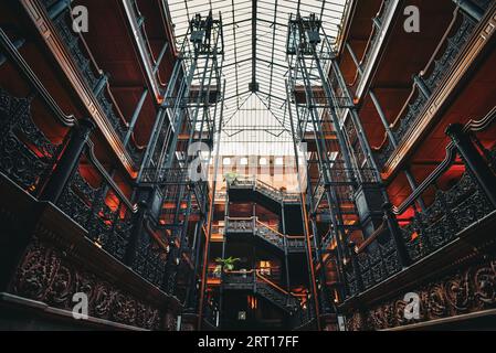 Das Innere des Bradbury Building - Los Angeles, Kalifornien Stockfoto