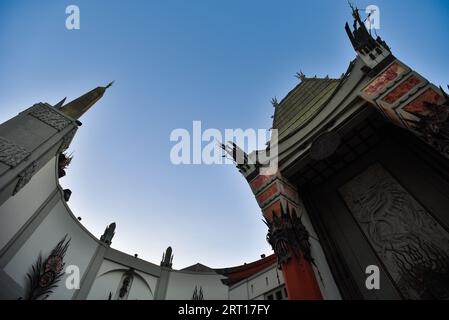 Blick auf Grauman's Chinese Theatre am Hollywood Boulevard - Los Angeles, Kalifornien Stockfoto