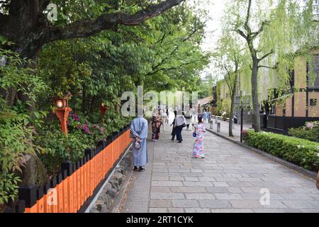 Blick auf das Gion-Viertel, eines der exklusivsten und bekanntesten Geisha-Viertel in ganz Japan in Kyoto, Japan Stockfoto