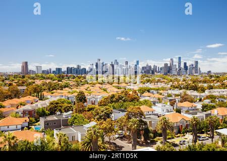 Von Port Melbourne und Port Phillip Bay hat man einen freien Blick auf die Skyline von Melbourne Stockfoto