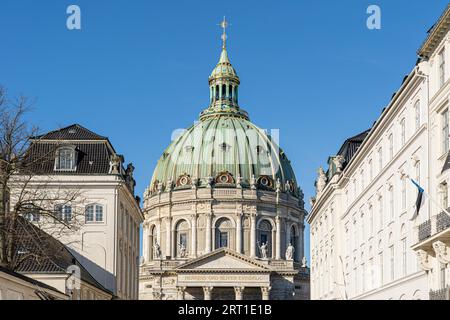 Kopenhagen, Dänemark., 26. Februar 2022: Außenansicht Frederiks Kirche, auch bekannt als Marmorkirche Stockfoto