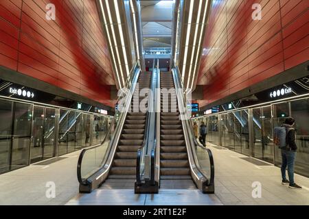 Kopenhagen, Dänemark, 1. März 2022: Innenansicht der U-Bahn-Station Osterport auf der City Circle Line Stockfoto