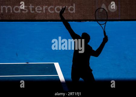 MELBOURNE, AUSTRALIEN, 24. JANUAR: Marin Cilic von Kroatien während seines Verlusts gegen Felix Auger-Aliassime von Kanada am 8. Tag der Australian Open at 2022 Stockfoto