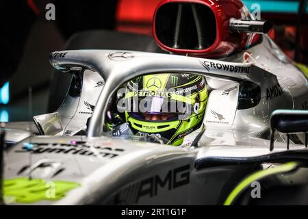 MELBOURNE, AUSTRALIEN, 8. APRIL: Lewis Hamilton vom Mercedes-AMG Petronas F1 Team nach dem 2. Training beim Großen Preis von Australien in der Formel 1 am 8. APRIL 2022 Stockfoto