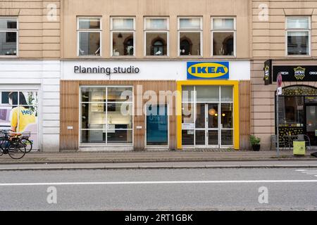 Kopenhagen, Dänemark, 16. Oktober 2022: Store Front of the IKEA Planning Studio on Vesterbrogade Stockfoto