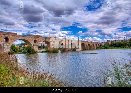 Palmas Bridge in der extremen Stadt Badajoz. Extremadura, Spanien. Stockfoto