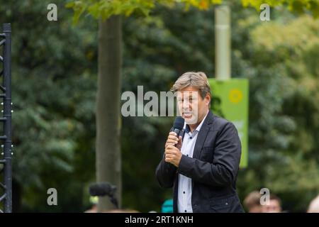 Robert Habeck ist ein deutscher Politiker und Schriftsteller. Er war Bundesvorsitzender der Partei Buendnis 90 die Gruenen zusammen mit Annalena Baerbock Stockfoto