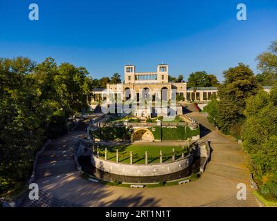 Der Park Sanssouci gehört zum Ensemble der Potsdamer Schlossparks. Orangerie Palast Renaissance Palast von 1851-64 mit Aussichtsturm und Orangerie Stockfoto