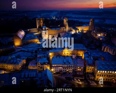 Schloss und Stadt Stolpen an einem Winterabend Stockfoto