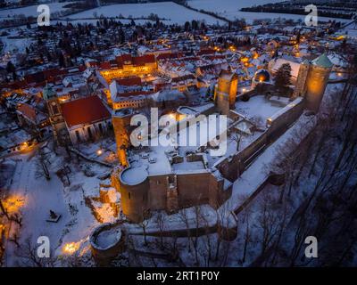 Schloss und Stadt Stolpen an einem Winterabend Stockfoto