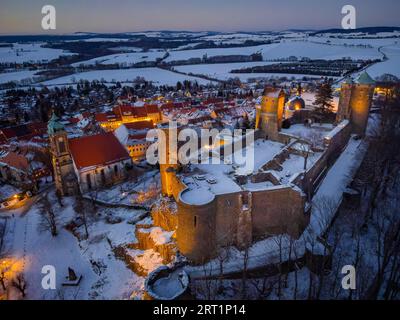 Schloss und Stadt Stolpen an einem Winterabend Stockfoto