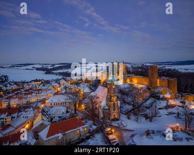 Schloss und Stadt Stolpen an einem Winterabend Stockfoto