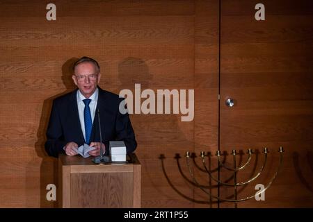 Zeremonie zum 20. Jahrestag der Weihe der Neuen Synagoge Dresdener Sprecher Herbert Wagner, ehemaliger Dresdner Bürgermeister Stockfoto