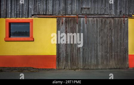 Die alte Scheunentür Stockfoto