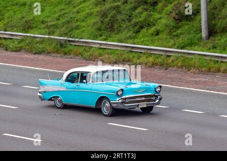 1957 50er fünfziger Jahre Chevrolet GMC Belair Blue Benzin 4800 ccm Stockfoto