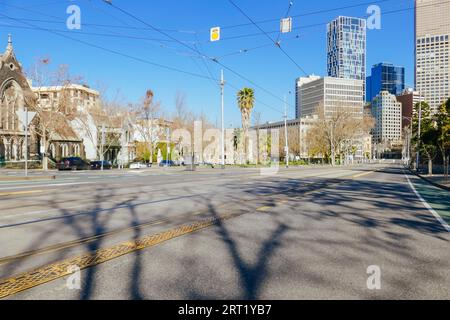 Melbourne, Australien, 10. August 2020: MacArthur St in Melbourne ist während der Coronavirus-Pandemie und der damit verbundenen Sperrung ruhig und leer Stockfoto