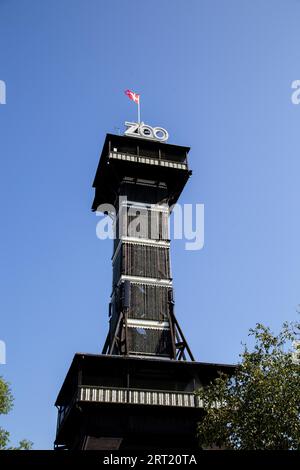 Kopenhagen, Dänemark, 25. August 2019: Der Aussichtsturm des Zoos in Kopenhagen Stockfoto