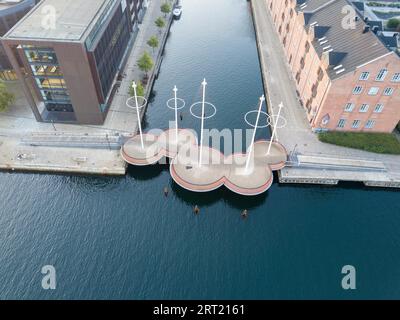 Kopenhagen, Dänemark, 27. Mai 2019: Drone View of the Modern Circle Bridge, eine Fußgängerbrücke im Hafengebiet Stockfoto