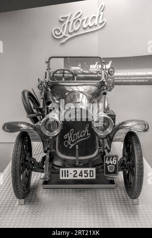 Das August Horch Museum ist ein Automobilmuseum in Zwickau, das 1988 eröffnet wurde. Auf der 6500 m2 großen Ausstellungsfläche sind rund 160 Automobile und A ausgestellt Stockfoto