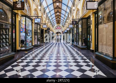 Melbourne, Australien, 22. August 2020: Die einst beliebte Royal Arcade Mall im zentralen Geschäftsviertel von Melbourne ist während der Coronavirus-Pandemie ruhig und verlassen. Stockfoto