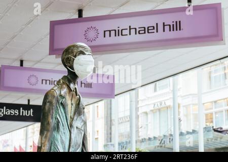 Melbourne, Australien, 27. Oktober 2020: Bourke St und Swanston St in Melbourne und die berühmten „drei Geschäftsleute, die ihr eigenes Mittagessen mitbrachten“ Stockfoto