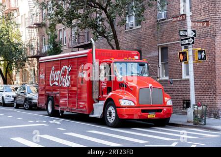 New York, United States of America, 21. September 2019: Ein Coca-Cola-Truck, der in den Straßen Manhattans geparkt ist Stockfoto