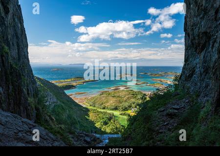 Blick von Torghatten auf die Insel Leka, Norwegen Stockfoto