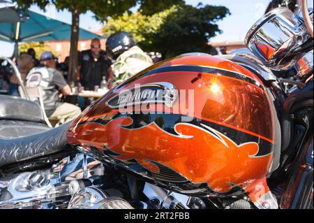 Toulouse, Frankreich. September 2023. Eine Harley-Davidson. Die MC France Doomstrikers in Toulouse. Ein Biker-Club, der sich aus Strafverfolgungsbehörden und Militärangehörigen zusammensetzt. LE für Strafverfolgungsbehörden und MC für Moto-Club. Frankreich, Toulouse, 8. September 2023. Foto von Patricia Huchot-Boissier/ABACAPRESS.COM Credit: Abaca Press/Alamy Live News Stockfoto