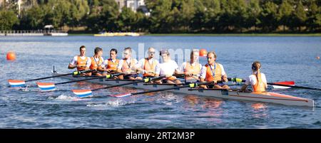 BELGRAD - Guus Mollee, Olav Molenaar, Jan van der bij, Guillaume Krommenhoek, Sander de Graaf, Jacob Van de Kerkhof, Gert-Jan Van Doorn, Mick Makker und Steuermann Dieuwke Fetter in Aktion während der letzten acht am achten und letzten Tag der Ruderweltmeisterschaften in der serbischen Hauptstadt Belgrad. ANP IRIS VAN DEN BROEK niederlande raus - belgien raus Stockfoto