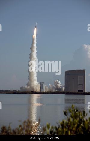 Cape Canaveral, Florida, USA. September 2023. Die United Launch Alliance Atlas V-Rakete mit der Nutzlast NROL-107 SILENTBARKER startet am Samstag, den 9. September 2023, um 8:47 UHR aus dem Komplex 41 der Cape Canaveral Space Force Station. Die SILENTBARKER-Mission ist eine klassifizierte Mission, die in Partnerschaft zwischen der NRO und der US Space Force durchgeführt wird. Foto von Joe Marino/UPI Credit: UPI/Alamy Live News Credit: UPI/Alamy Live News Stockfoto