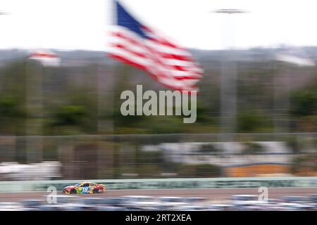 18. November 2018, Homestead, Florida, USA: Kyle Busch (18) rennt während des Ford 400 auf dem Homestead-Miami Speedway in Homestead auf der hinteren Strecke Stockfoto