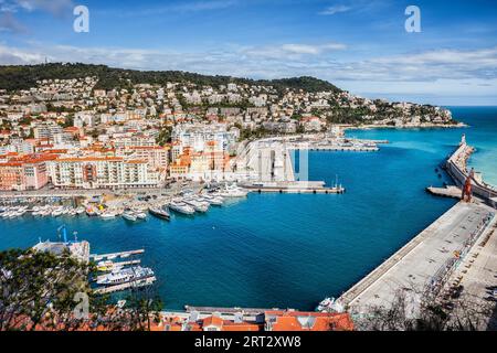 Stadt Nizza in Frankreich, Blick über Hafen von Nizza an der französischen Riviera Stockfoto