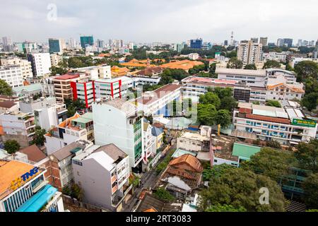 Die große Ausbreitung von Gebäuden in Ho Chi Minh Stadt, ansonsten wie Saigon in Vietnam bekannt Stockfoto