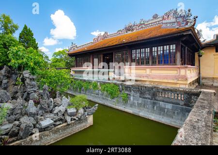 Thai Binh Lau oder des Kaisers Lesesaal im UNESCO-Weltkulturerbe der Imperial Palace und Zitadelle in Hue, Vietnam Stockfoto