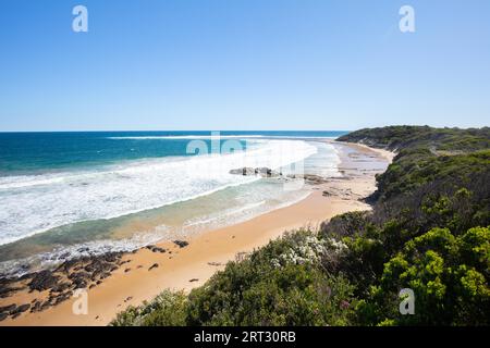 Der beliebte Strand Stadt Cape Paterson an einem heißen Sommertag im Bass Coast, Victoria, Australien Stockfoto