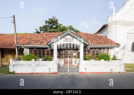 Galel, Sri Lanka, 29. Juli 2018: Außenansicht der öffentlichen Bibliothek in Galle Fort Stockfoto