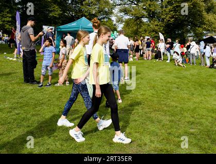 STOCKHOLM, SCHWEDEN – 10. SEPTEMBER 2023 Prinzessin Estelle nahm an Prinz Daniels Rennen und dem Generation PEP Day ihres Vaters Teil Stockfoto