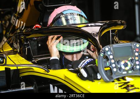 MELBOURNE, AUSTRALIEN, 17. MÄRZ: Daniel RICCIARDO vom Renault F1 Team vor dem Start des Formel-1-Grand Prix 2019 in Australien Stockfoto