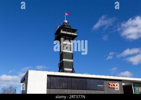 Kopenhagen, Dänemark, 19. März 2019: Der Aussichtsturm im Zoo von Kopenhagen Stockfoto