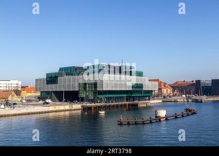 Kopenhagen, Dänemark, 27. Februar 2019: Das Danish Architecture Center DAC, ein modernes Glasgebäude Stockfoto