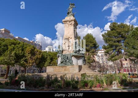 Saragossa, Spanien - 14. Februar 2022: Denkmal für die Belagerungen von Saragossa von Agustin Querol auf der Plaza de los Sitios, Saragossa. Stockfoto