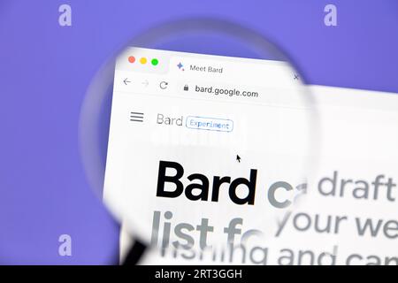 Ostersund, Schweden - 8. April 2023: Website von Google Bard. Bard ist ein Chatbot für künstliche Intelligenz, der von Google entwickelt wurde. Stockfoto