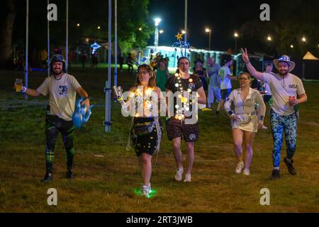 Musikfestival. Mucky Weekender Festival, Vicarage Farm, Woodmancott, in der Nähe von Winchester, Hampshire, UK Stockfoto