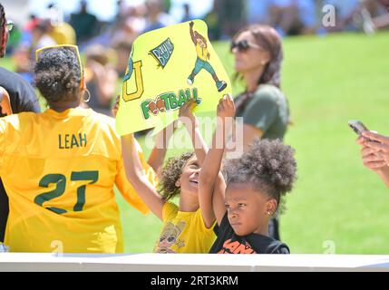 Waco, Texas, USA. September 2023. Baylor spielt in der zweiten Hälfte des NCAA Football-Spiels zwischen den Utah Utes und den Baylor Bears im McLane Stadium in Waco, Texas. Matthew Lynch/CSM/Alamy Live News Stockfoto