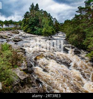Wunderschöne und malerische Fälle von Dochart in Killin, Kenmore, Schottland Stockfoto