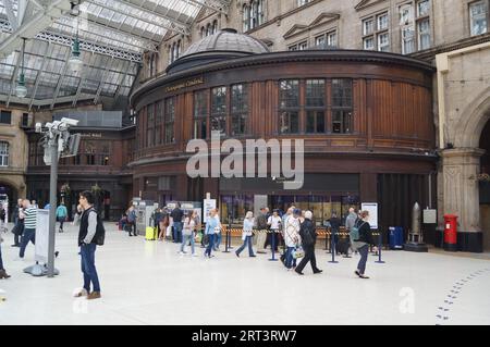 Glasgow, Schottland (UK): Bahnhofshalle und Ticketschalter im Grand Central Station Stockfoto